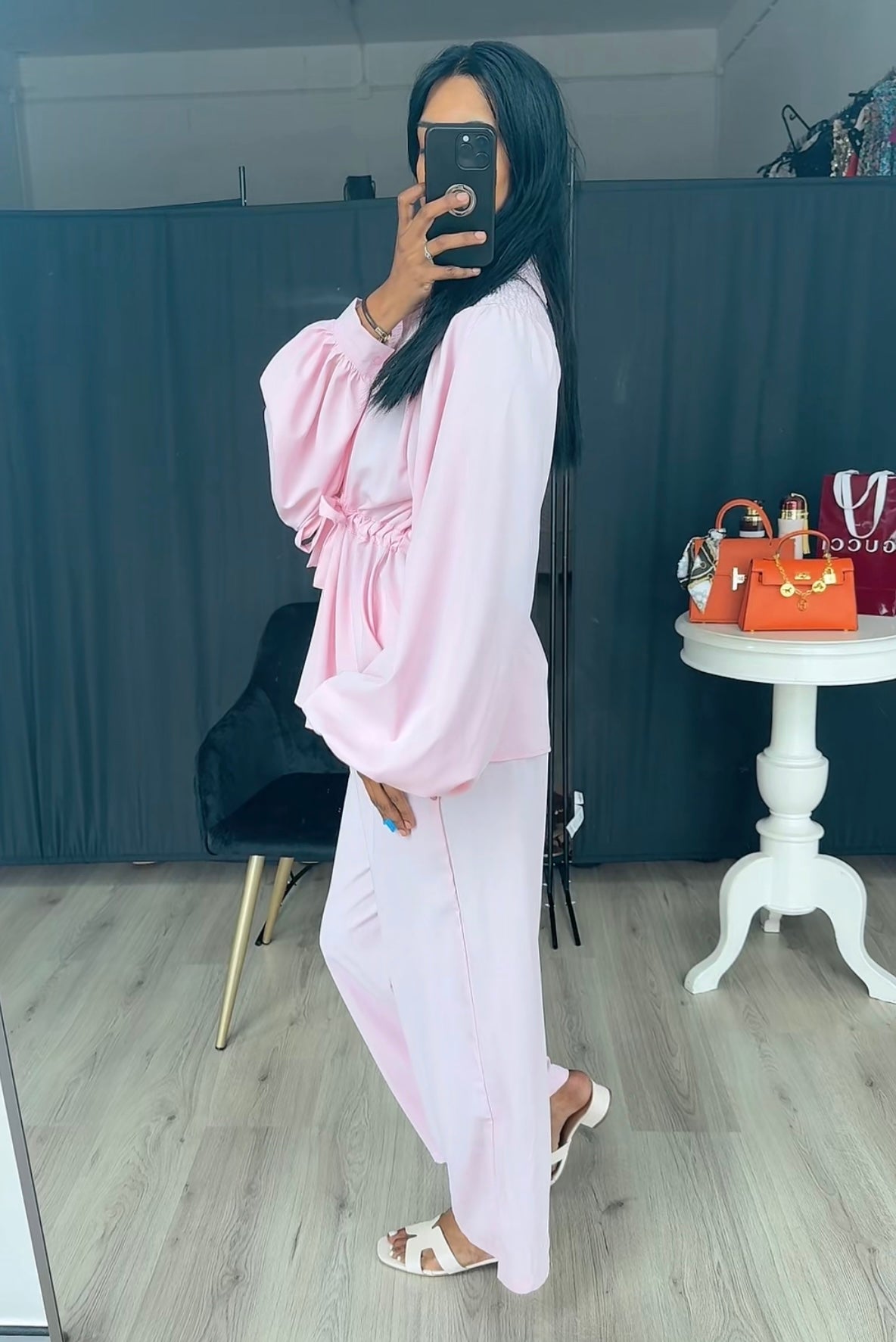 Broek met strikjes blouse en wijde mouwen licht roze