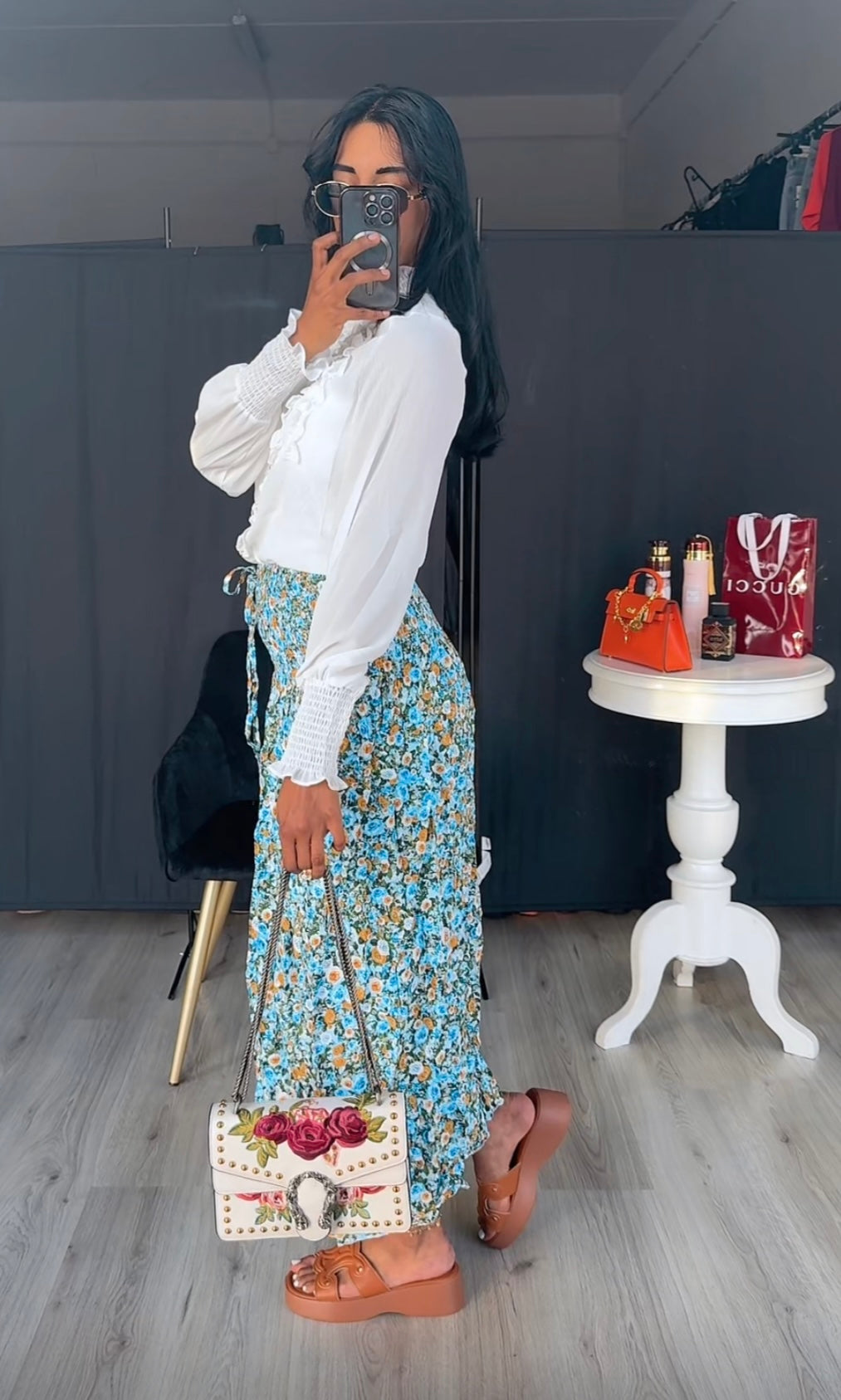 Witte blouse met ruches en parels