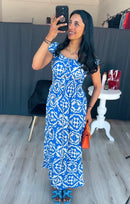 Rekbare lange jurk met printjes blauw wit