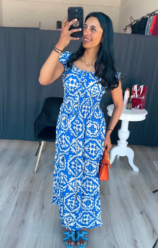 Rekbare lange jurk met printjes blauw wit