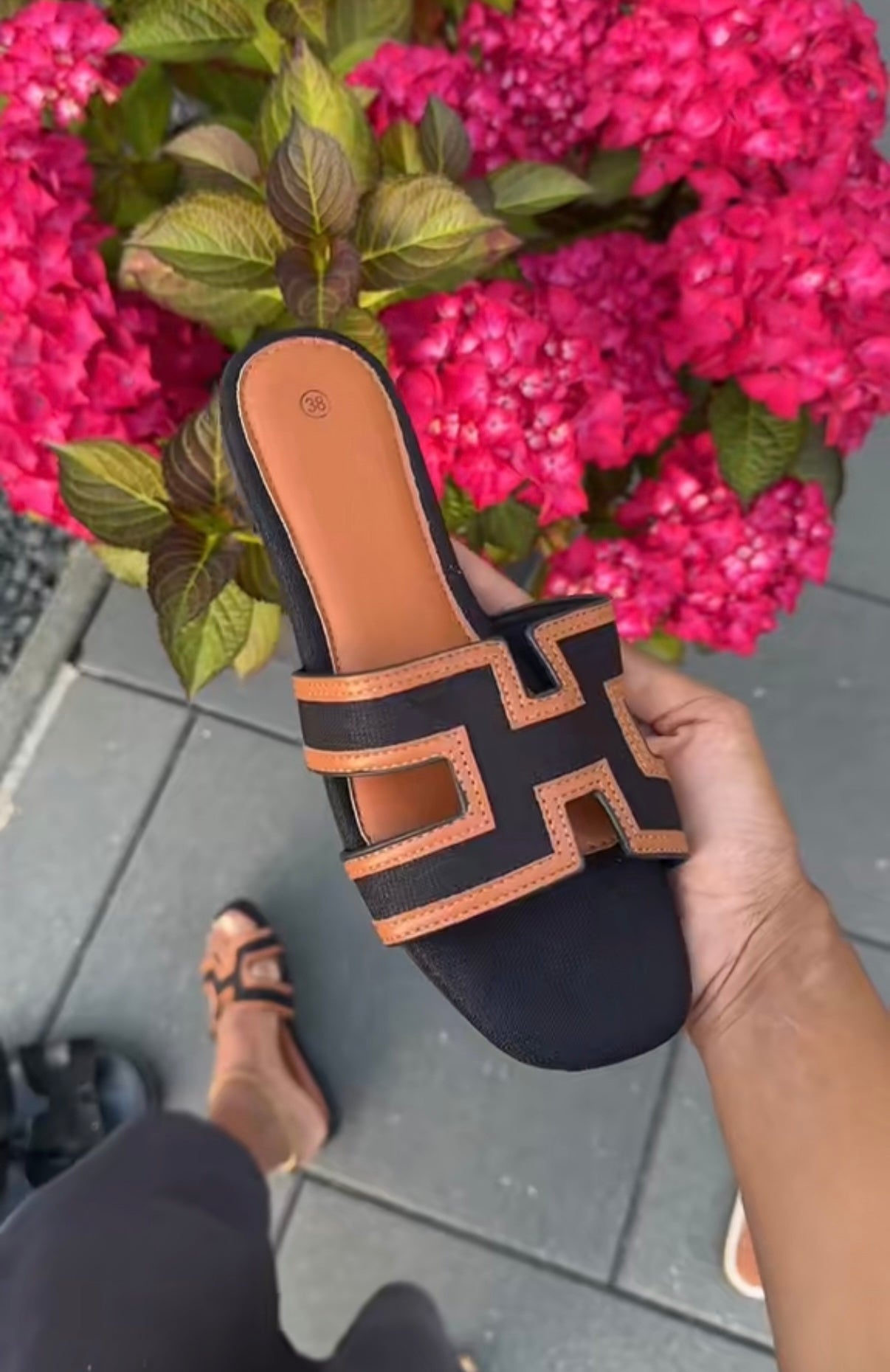 Slippers H bruin zwart - MIA