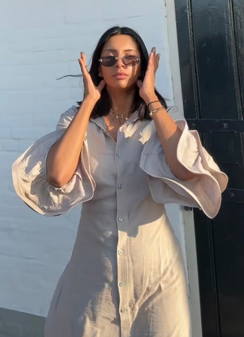 Jurk met ruffles van viscose taupe - M5250