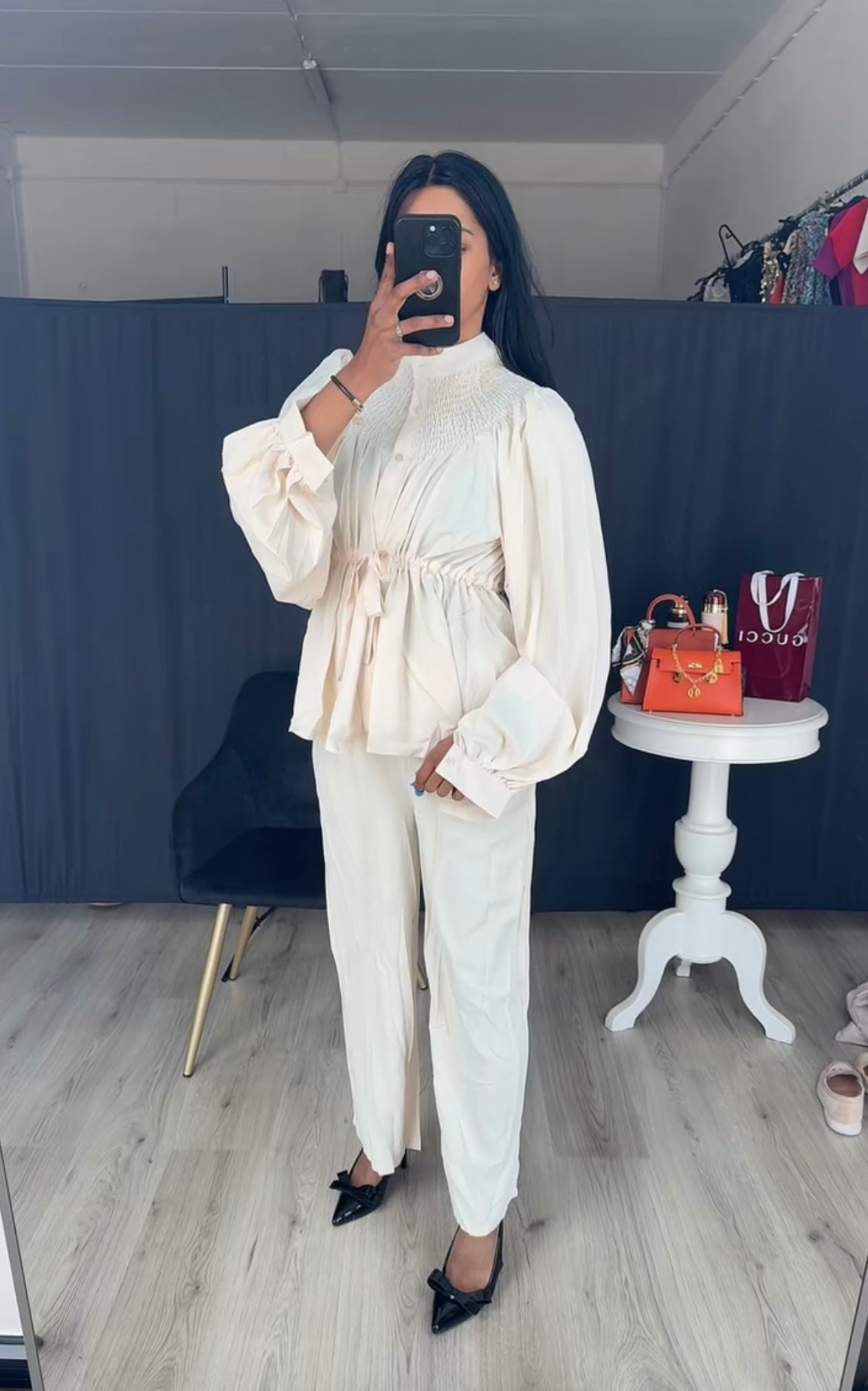 Blouse met strikjes en rekbare broek