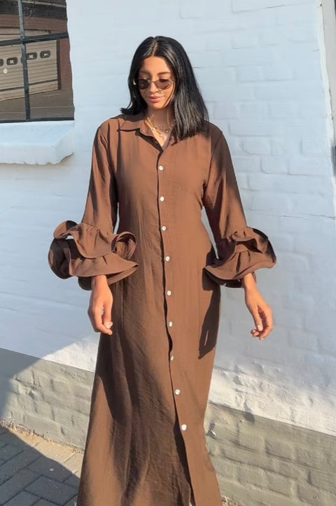 Jurk met ruffles van viscose donker bruin - M5250