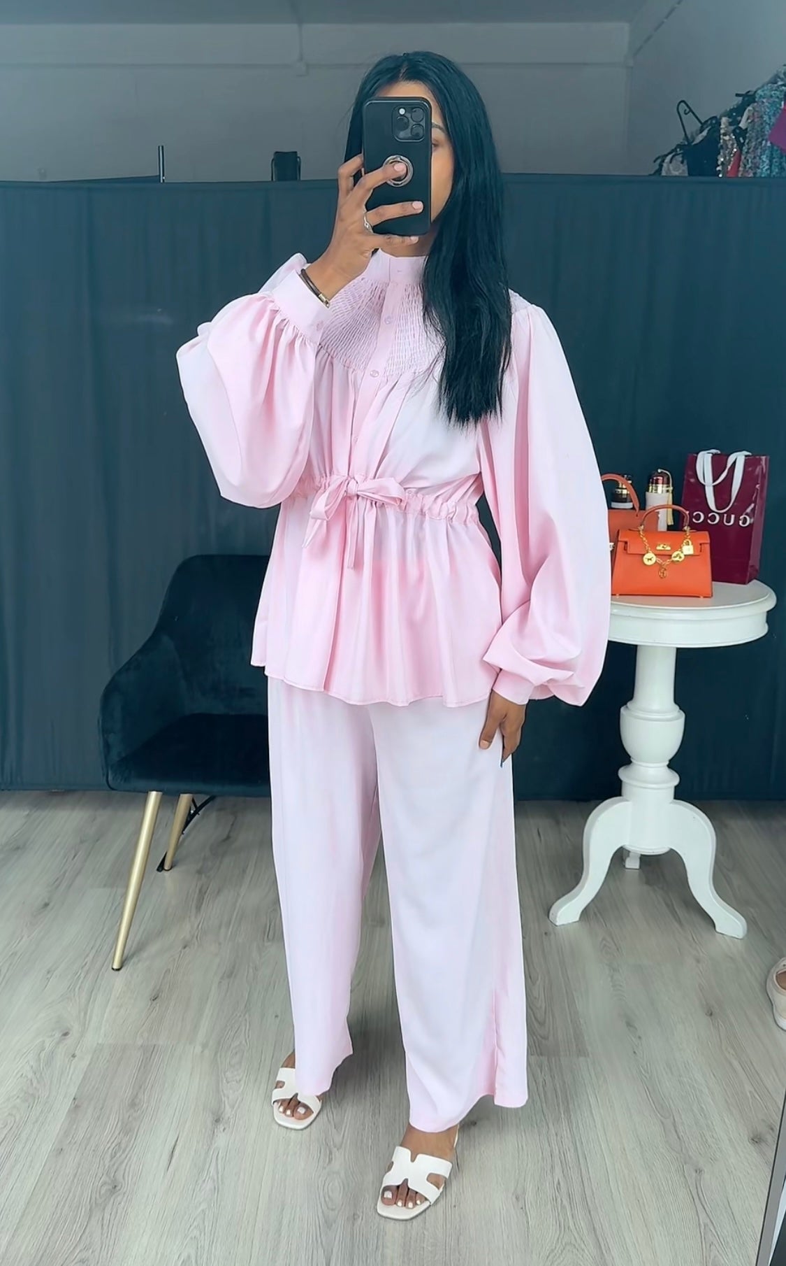 Broek met strikjes blouse en wijde mouwen licht roze
