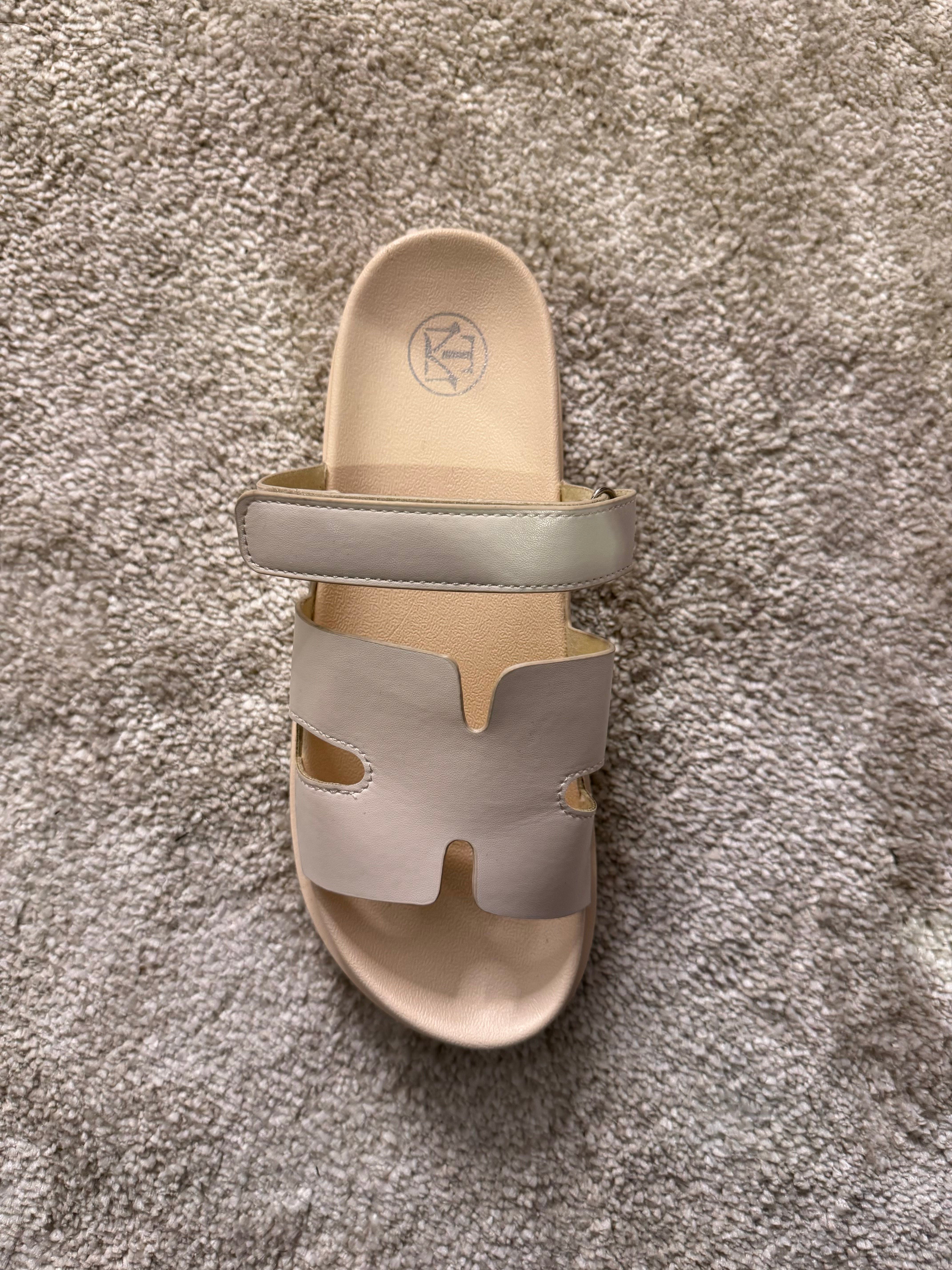 H SLIDES BEIGE - LAST CHANCE!