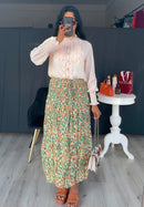 Beige blouse met ruches en parels
