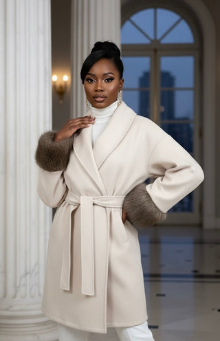 Manteljas met bont aan mouwen - beige