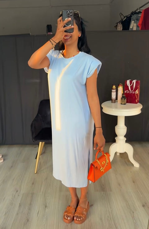 Katoenen jurk met schoudervulling licht blauw