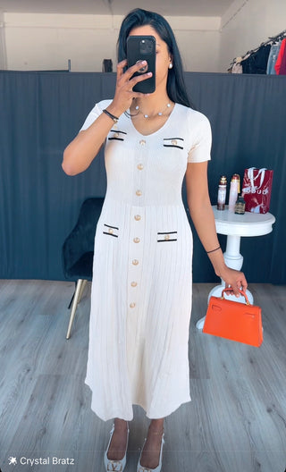 SS25 - cream jurk met gouden knopen