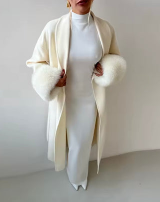 Manteljas met bont aan mouwen - wit
