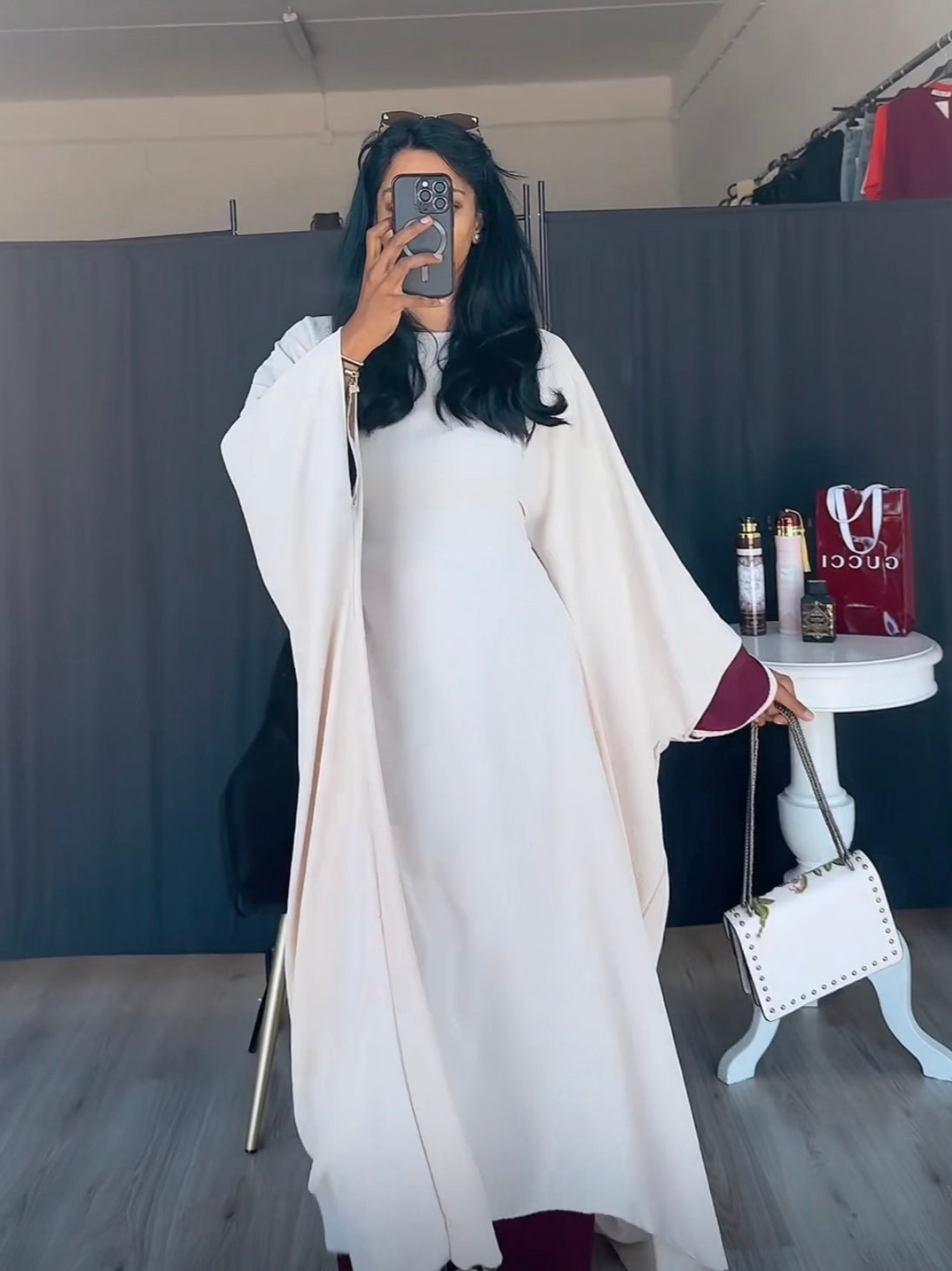 Abaya met touwtjes binnenkant beige