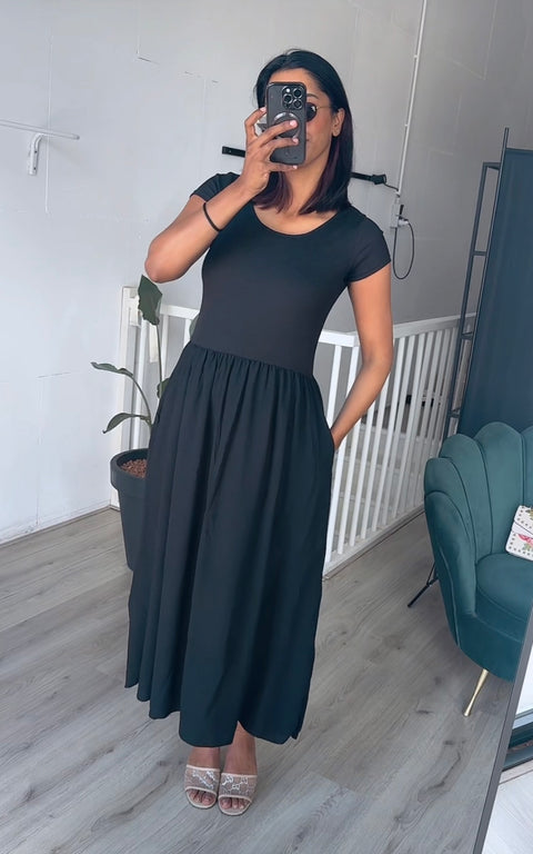 Basic jurk met rok - zwart