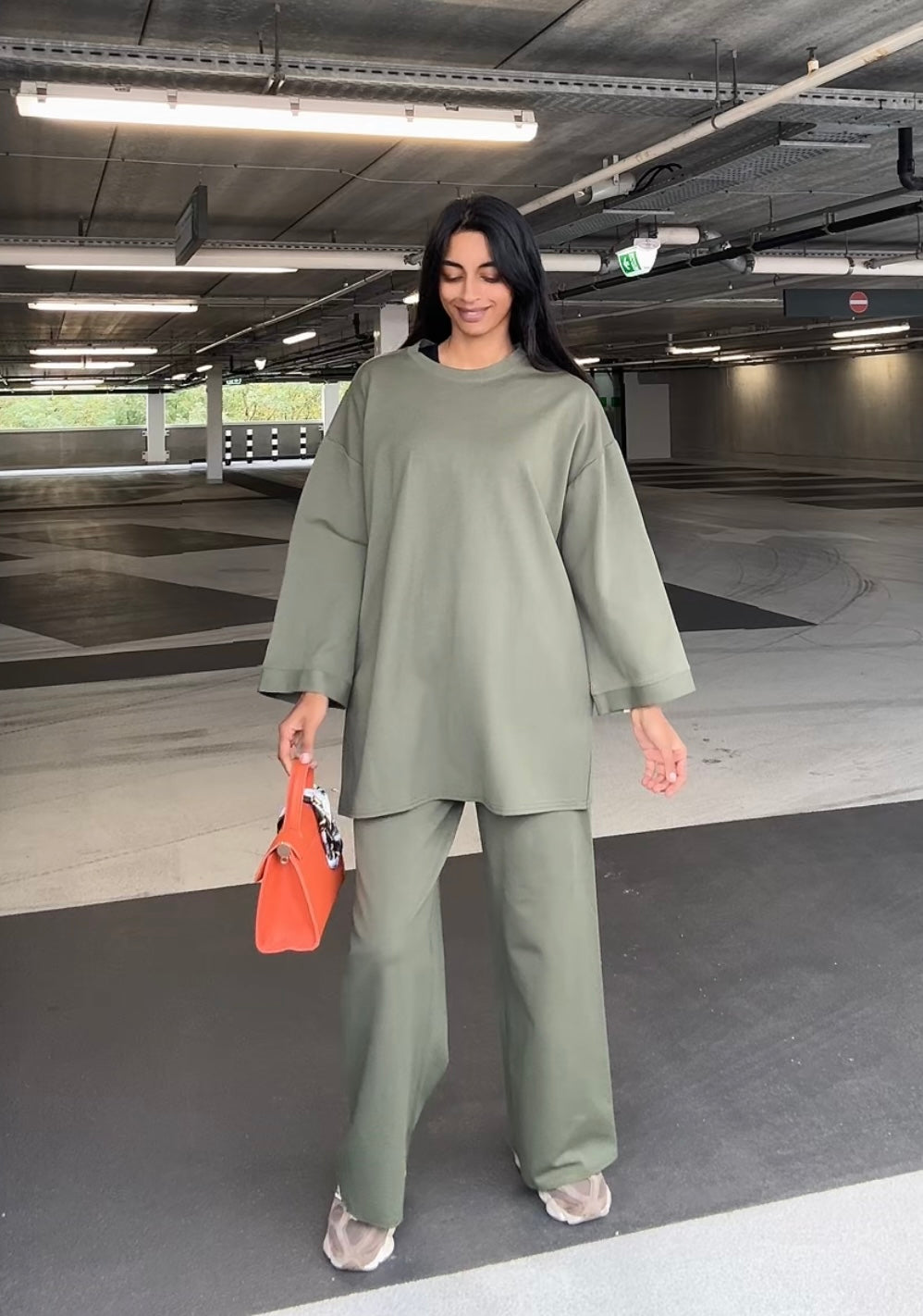 OVERSIZED TRUI MET BROEK COMFY PAK