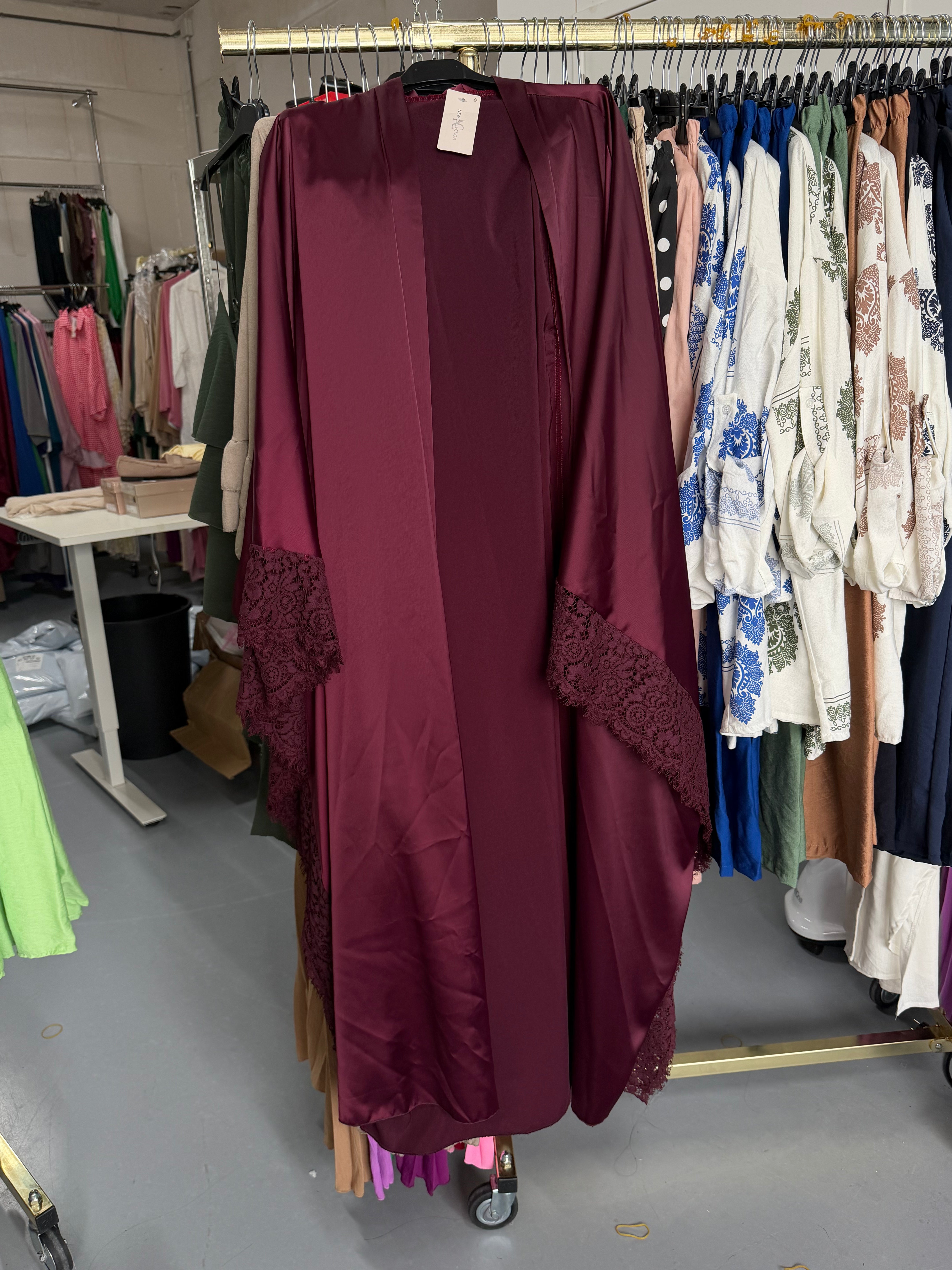 Moslima zwarte rok set Lace en bruine Lace blouse en bruine ribbels jurk en burgundy Lace kimono