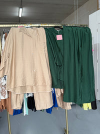 Basantie donker groen en beige broek set