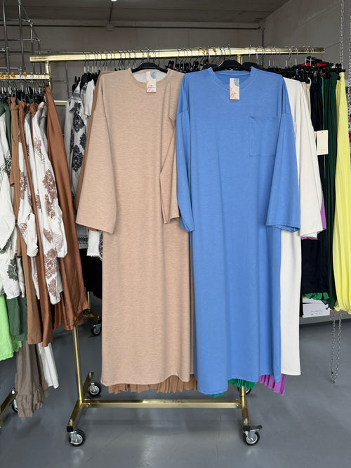 Tulp zwart en beige viscose broek setjes en t shirt jurk blauw en beige en wit en beige kimono met onderjurk wit