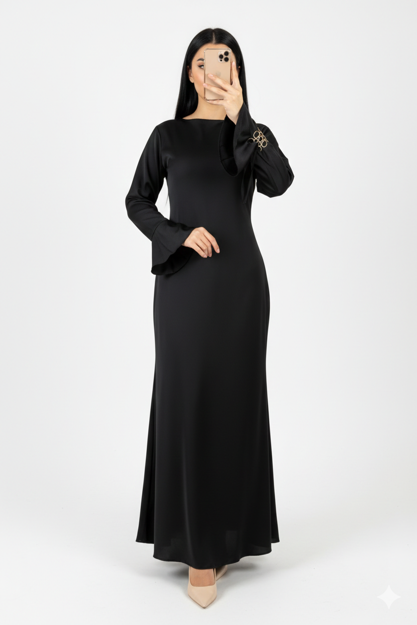 Satijnen Maxi Jurk met Tailleceintuur en Goudkleurige Bracelet - pre order