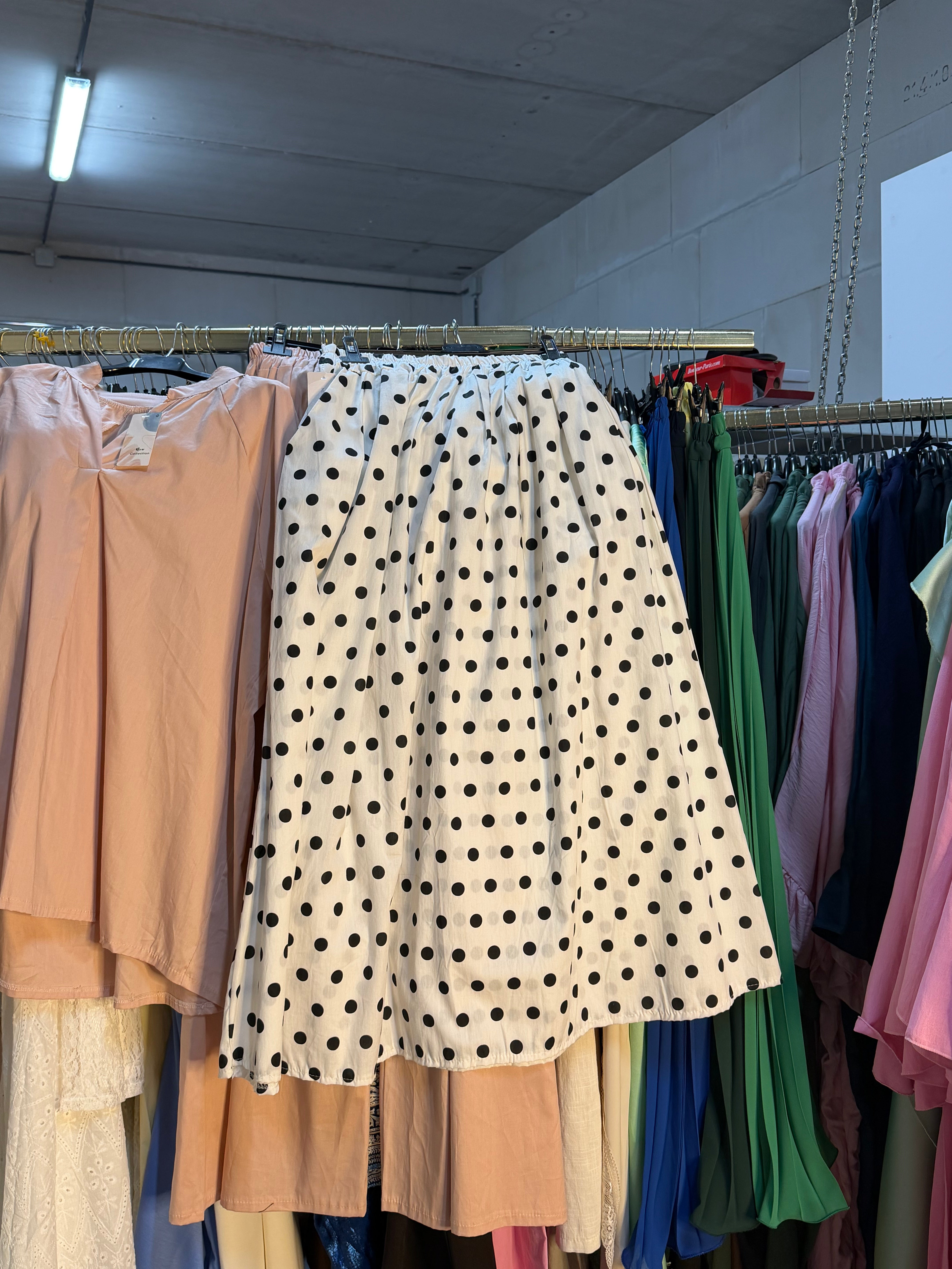 Kahnessa witte rok met stippels