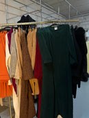 Elsie donker bruine comfy set en groene jurk ribbels