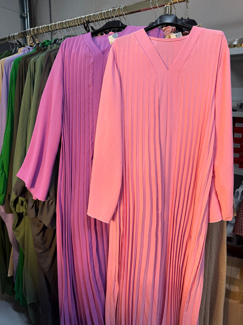 Sana licht roze en paars flora jurken