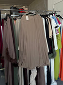 Hajar rok ruffles taupe en roze kimono met onderjurk bloemen