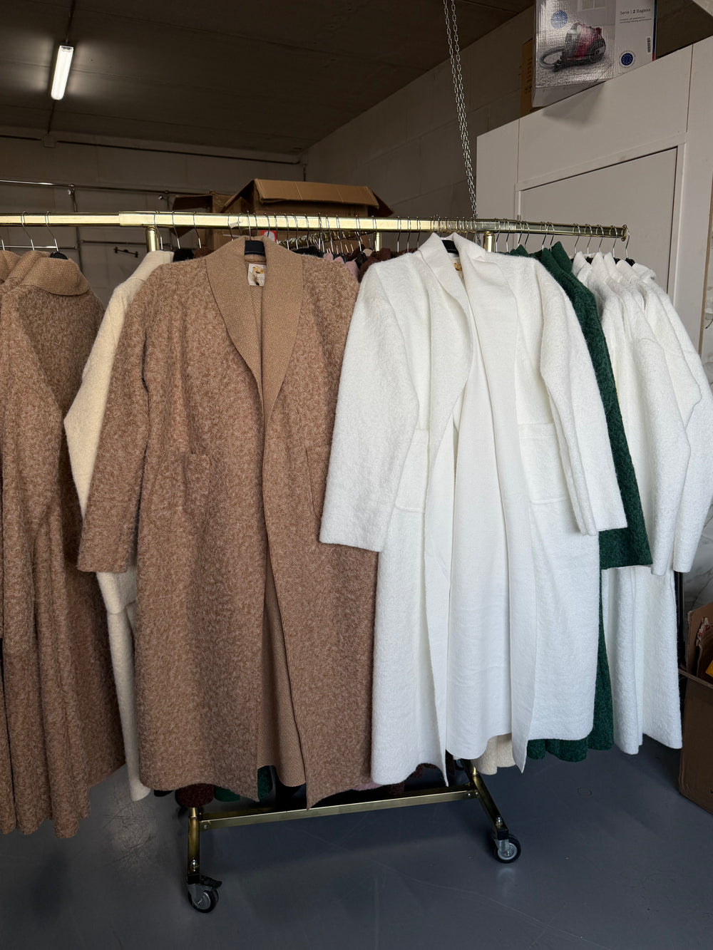 Sara Soraya Camel en wit teddy jassen