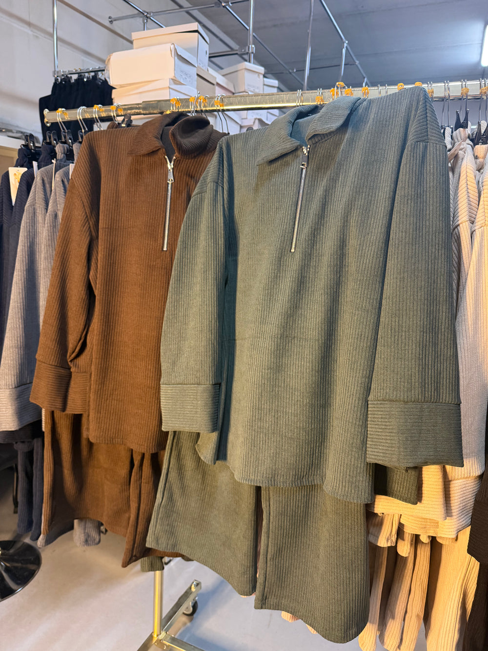 Delulu bruin en leger groen comfy setjes