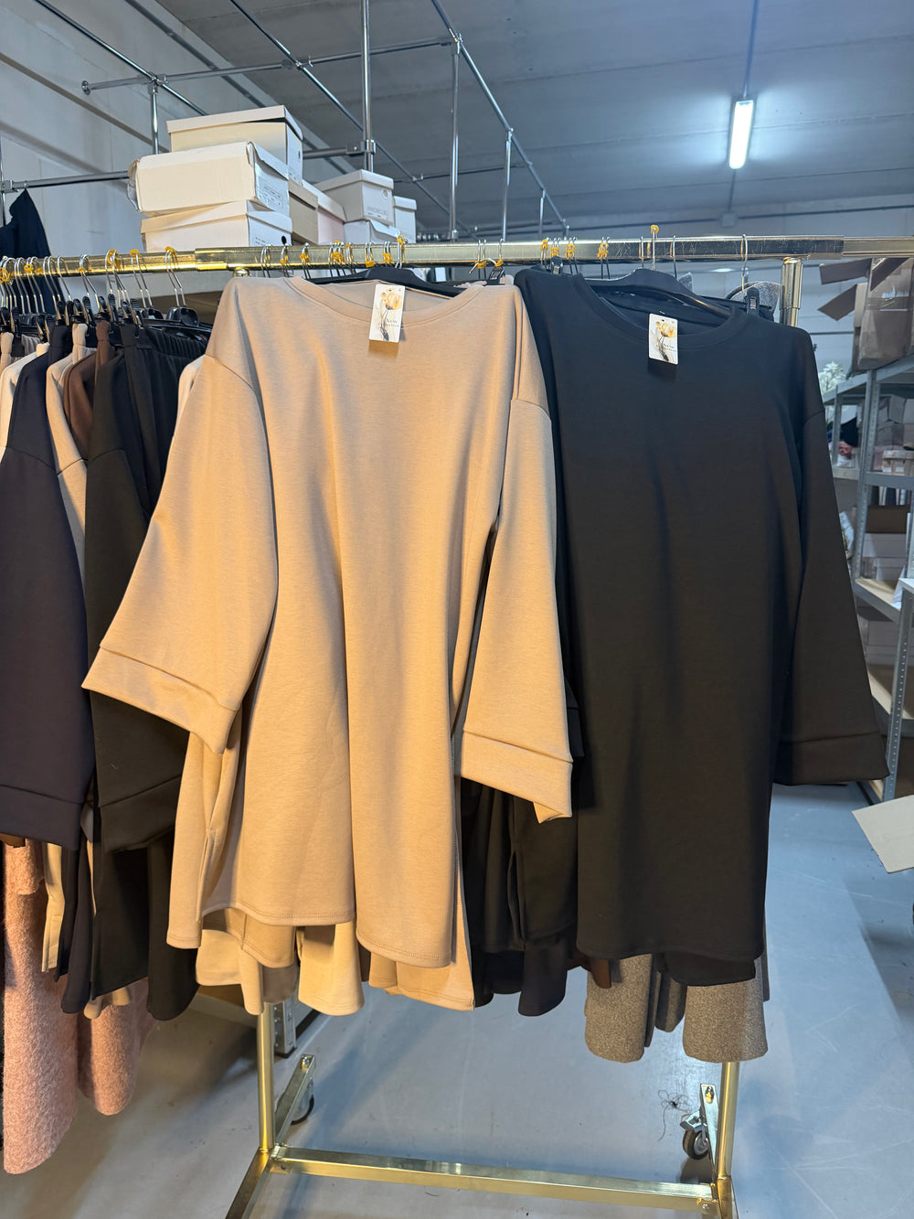 Najat taupe en zwart comfy setjes