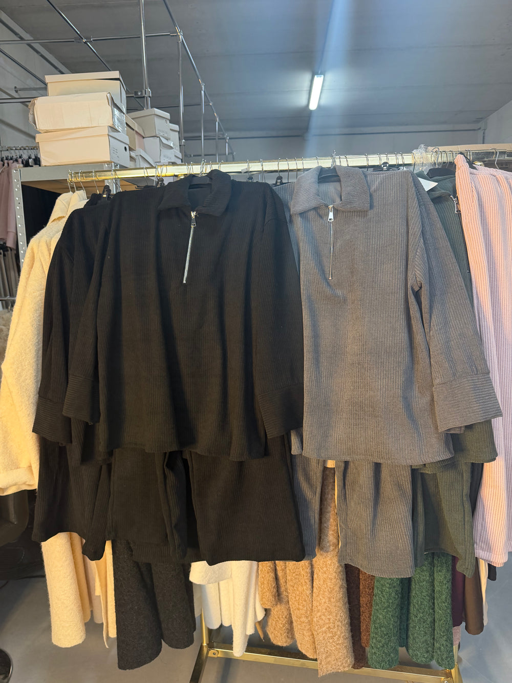 User 4708 grijs en zwart comfy setjes