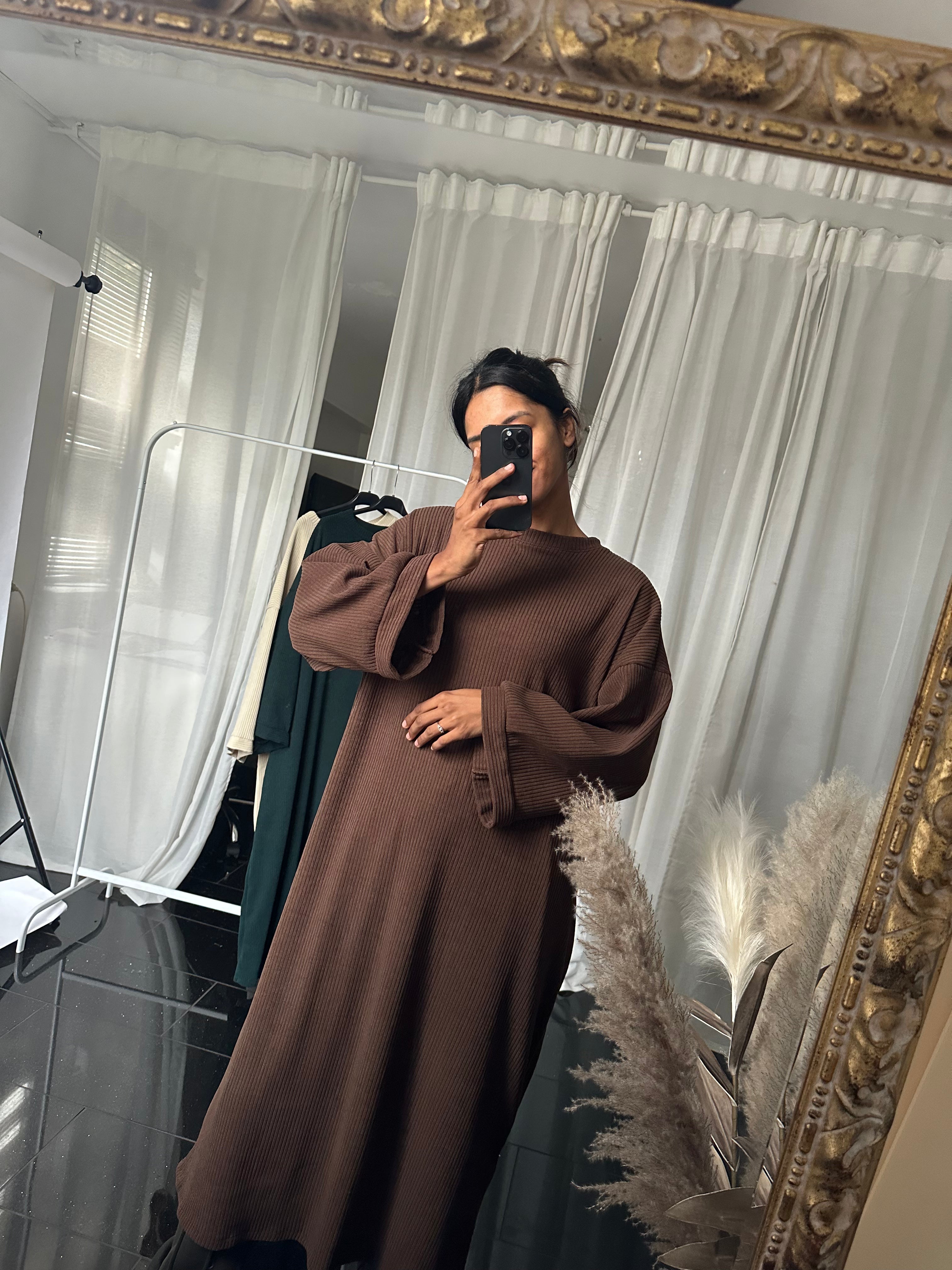 ZYRA BRUIN LANGE JURK