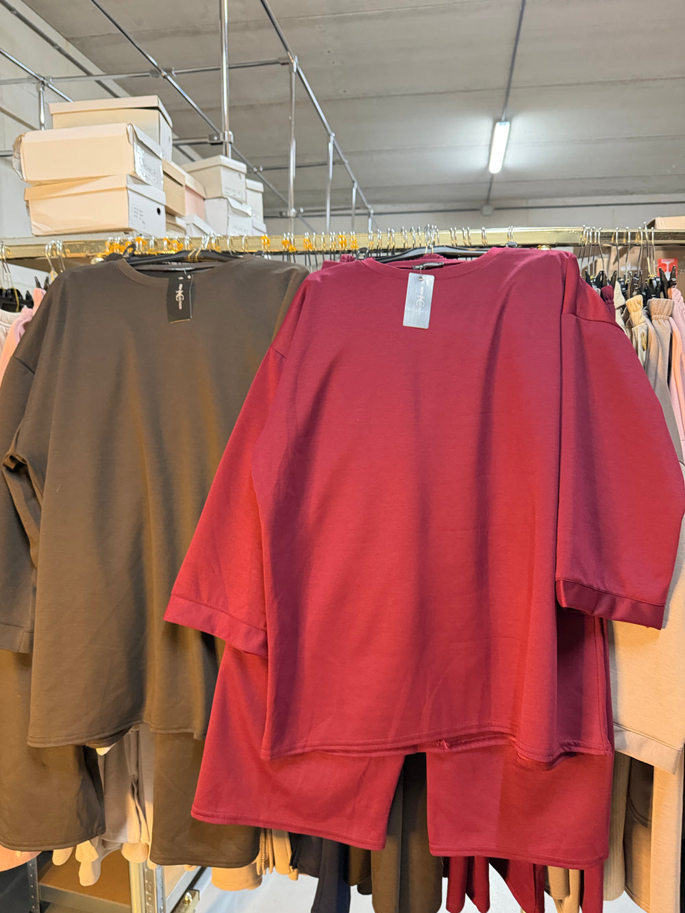 Airis burgundy en donker bruin comfy setjes