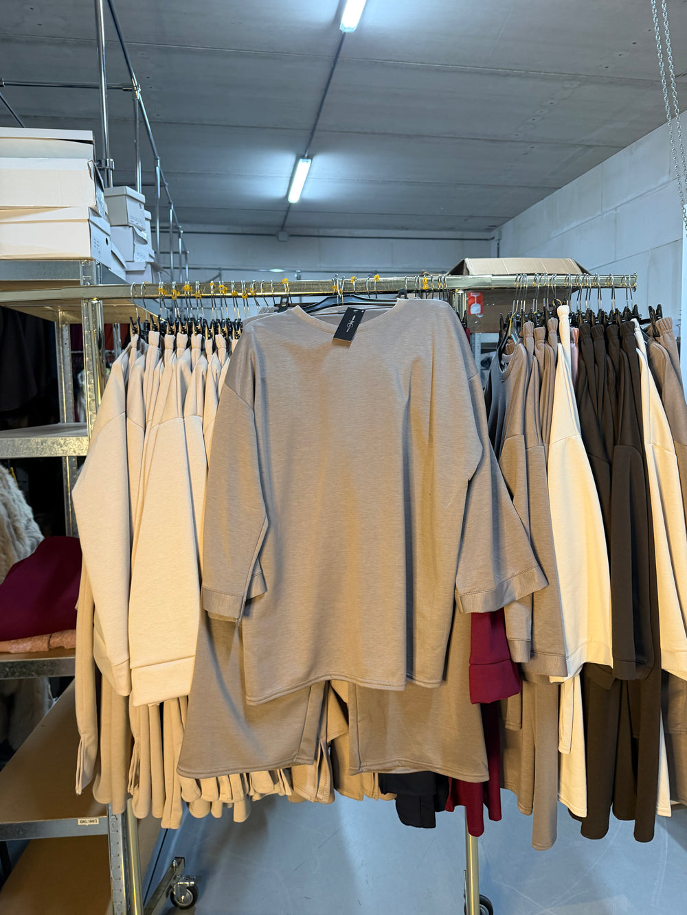 Grootfaam taupe comfy set zonder strepen