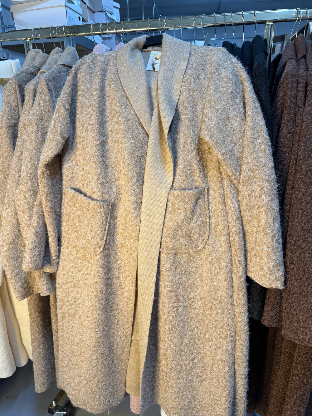 Esseline roze en Camel teddy jas