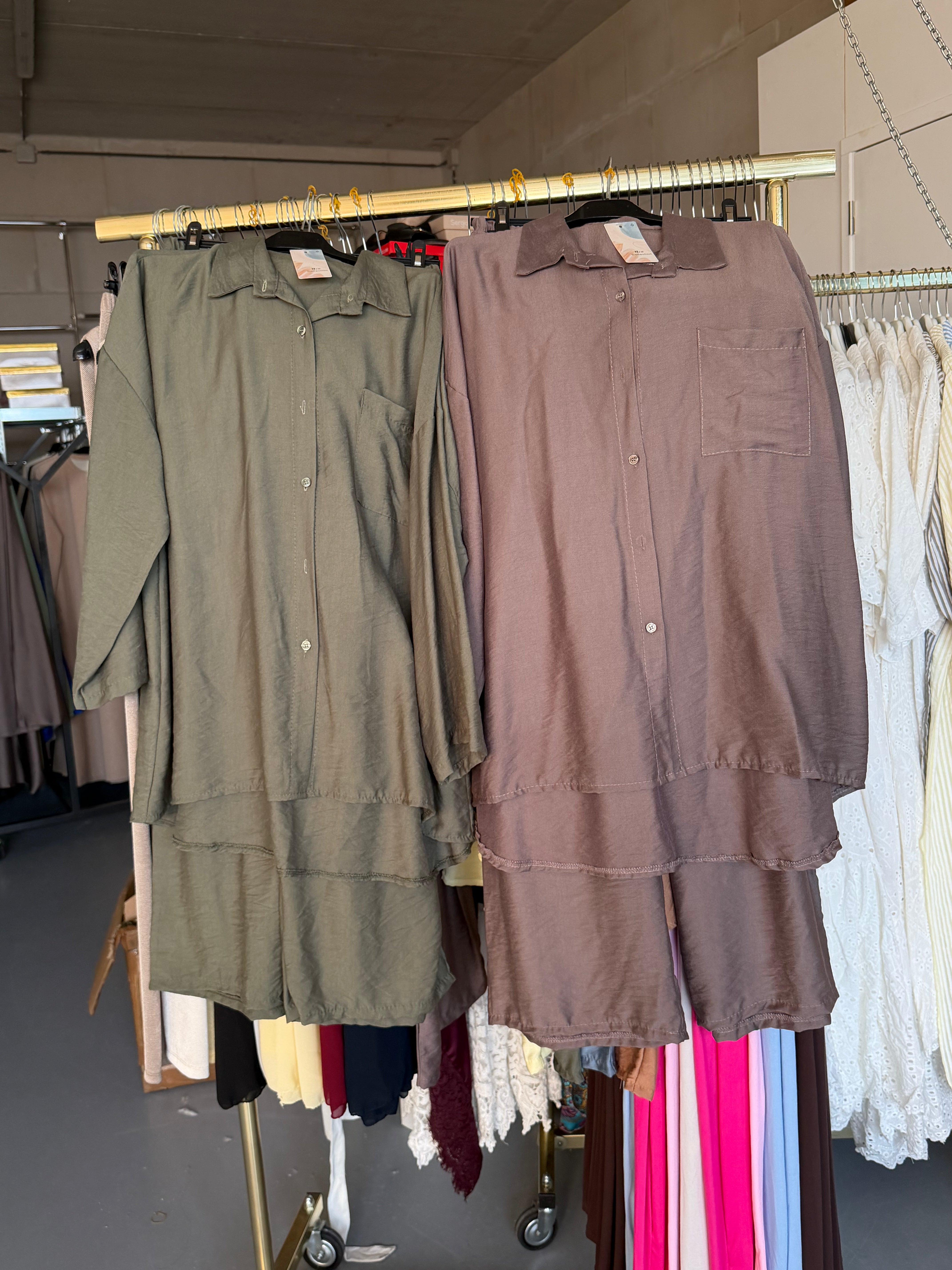 Nahonderd1 - taupe en groen viscose broek set