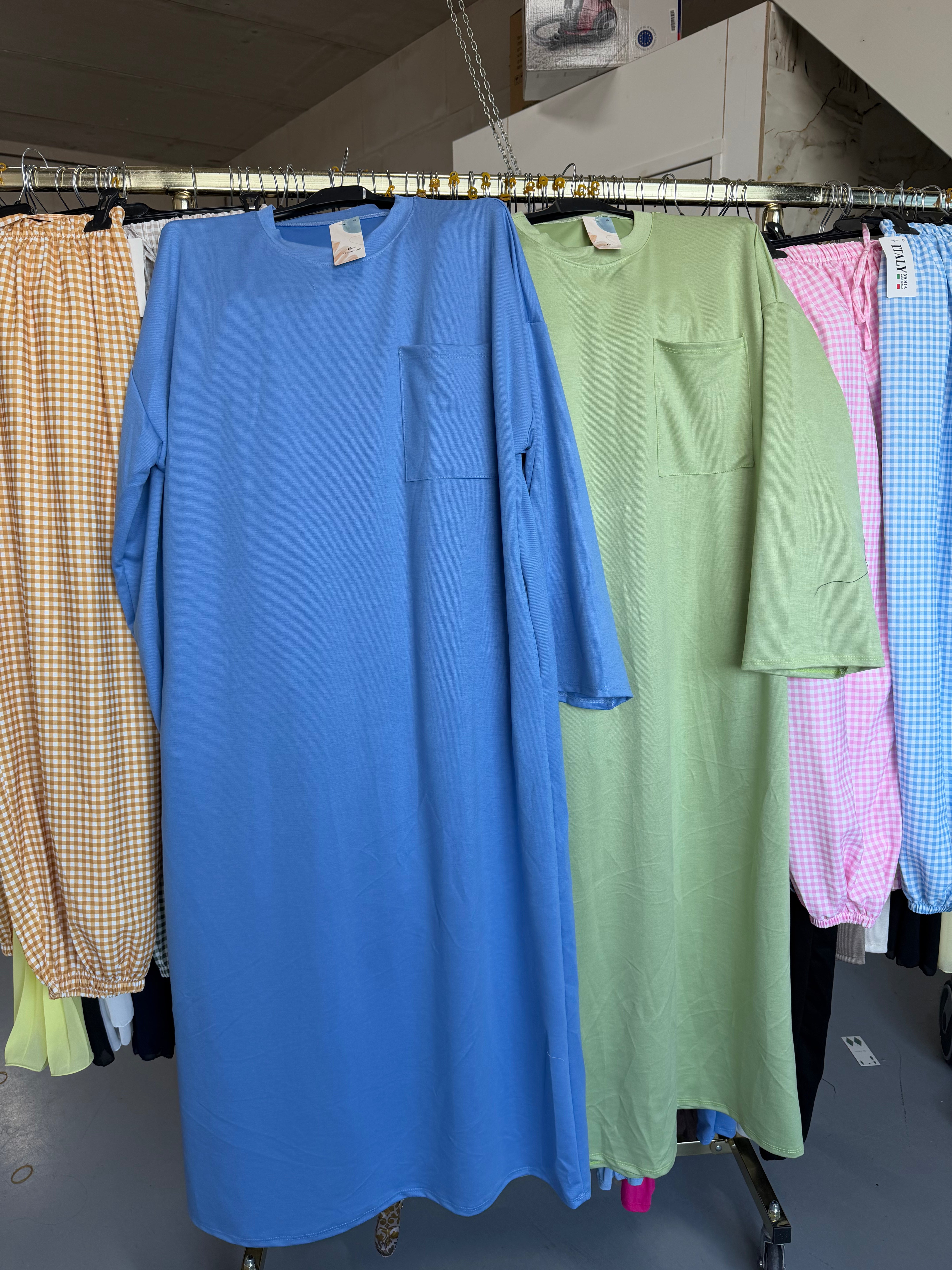 Hanae.k t shirt jurken blauw en mint groen
