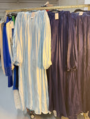 Zarsha licht blauwe en navy ballonnen jurken en navy en burgundy Zaria setjes