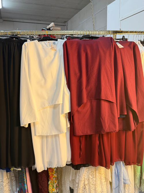 Chaima C burgundy en wit Zaria setjes