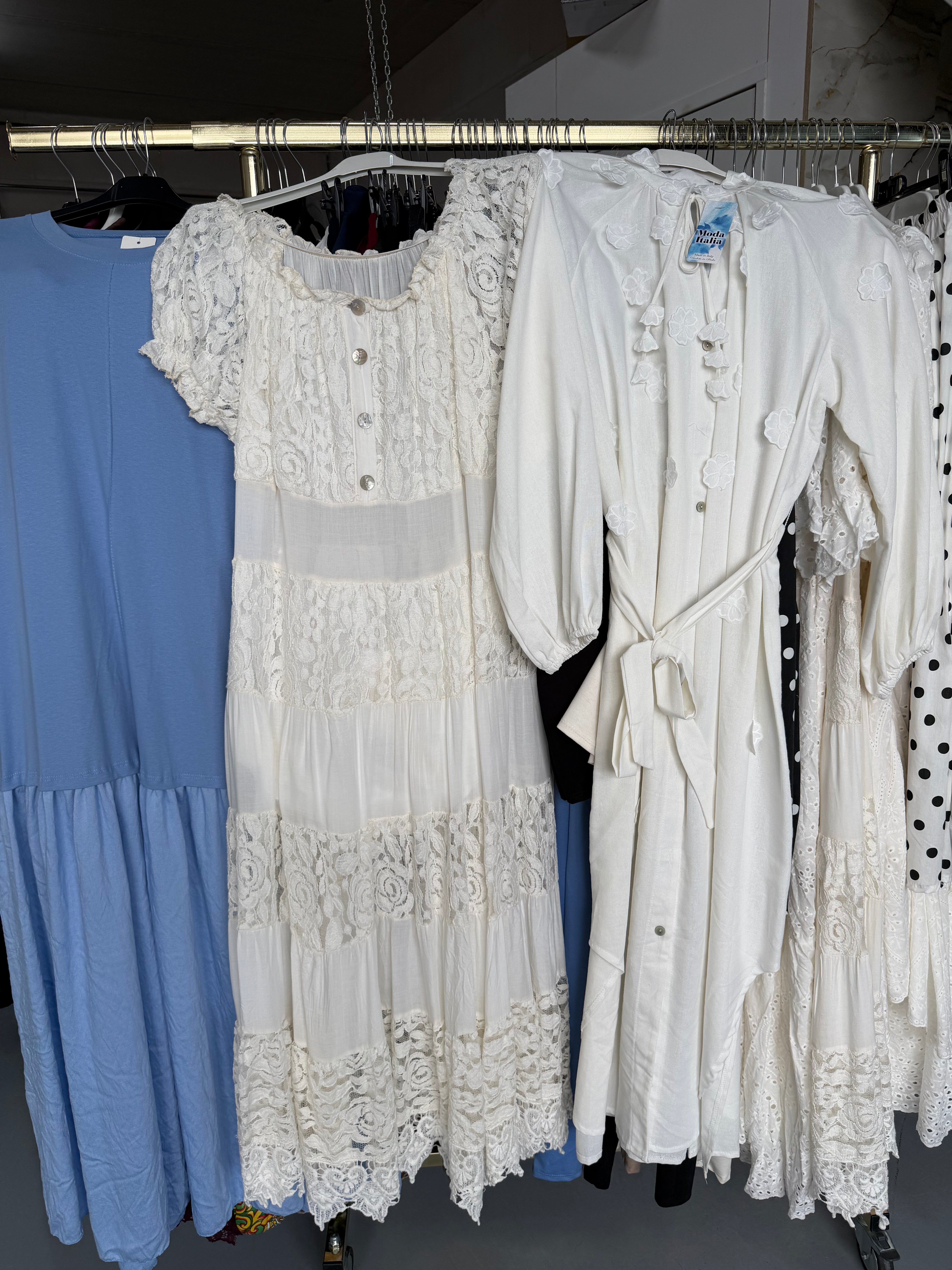 Nomi bloemen jurk linnen en off sjouwer jurk ruffles
