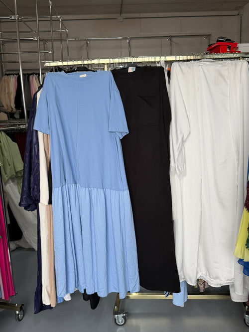 Nova blauw jurk en T shirt zwart