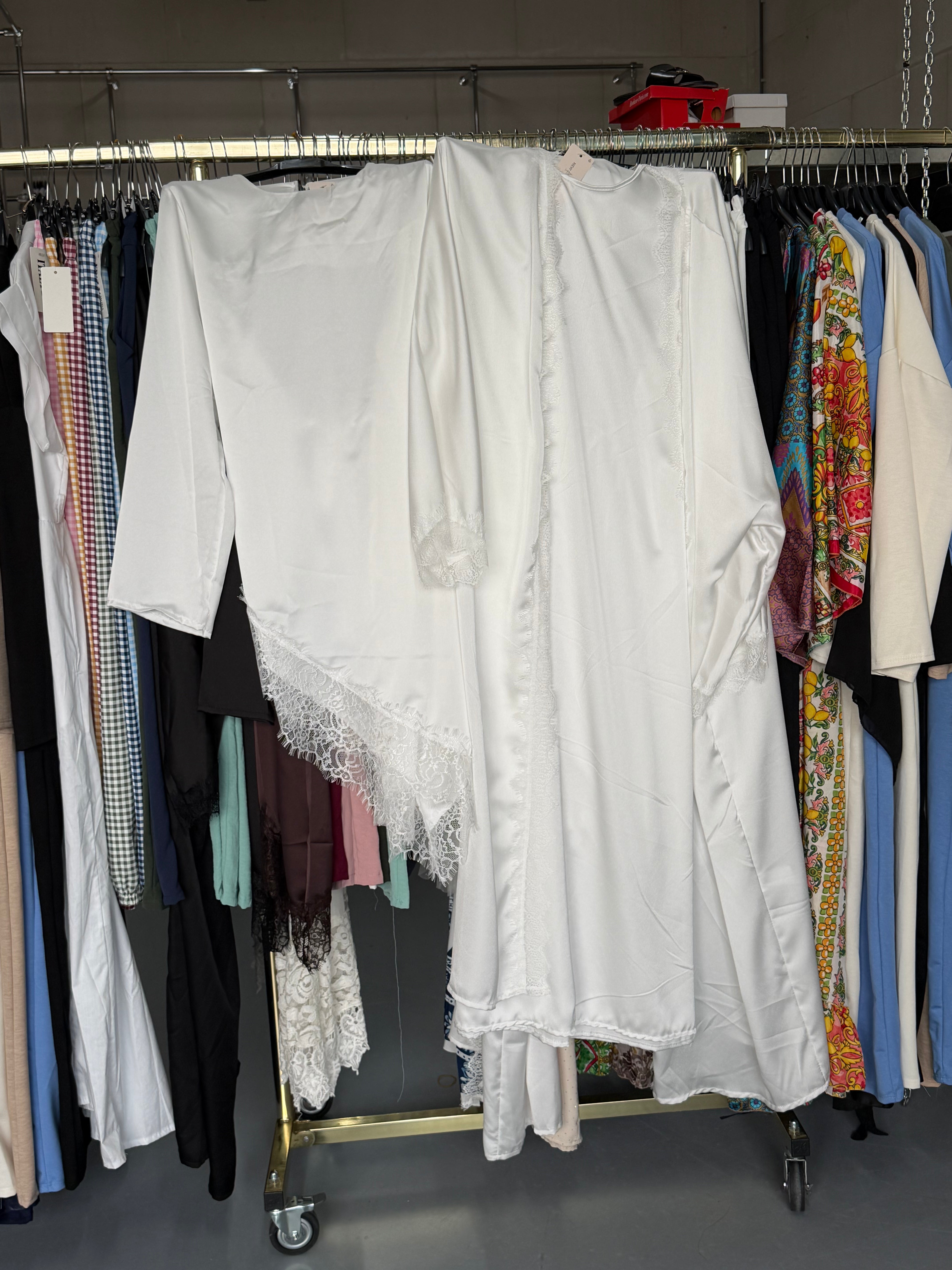 Yara jaber10 witte Lace blouse en kimono set wit