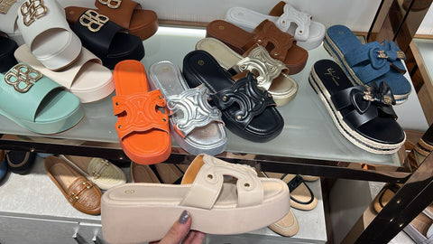 SLIPPERS BRUIN MET VERHOGING - FEW LEFT