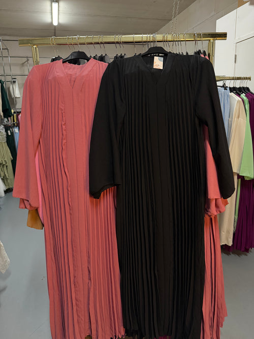 Mochi.mooni zwart en zalm flora jurken (tweede foto kleur rose) en zwart en taupe broek set