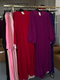 Anoniem paars en rood flora jurken