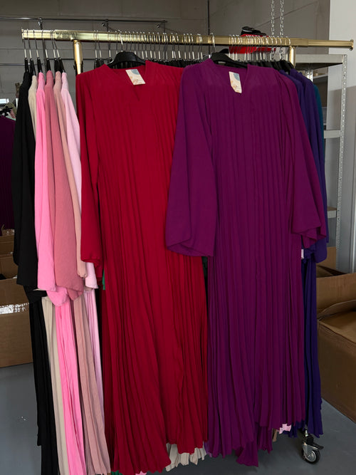 Anoniem paars en rood flora jurken