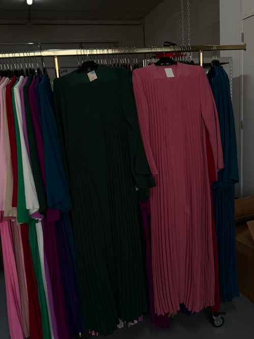 Presjeslifestyle oud roze en donker groene flora jurken