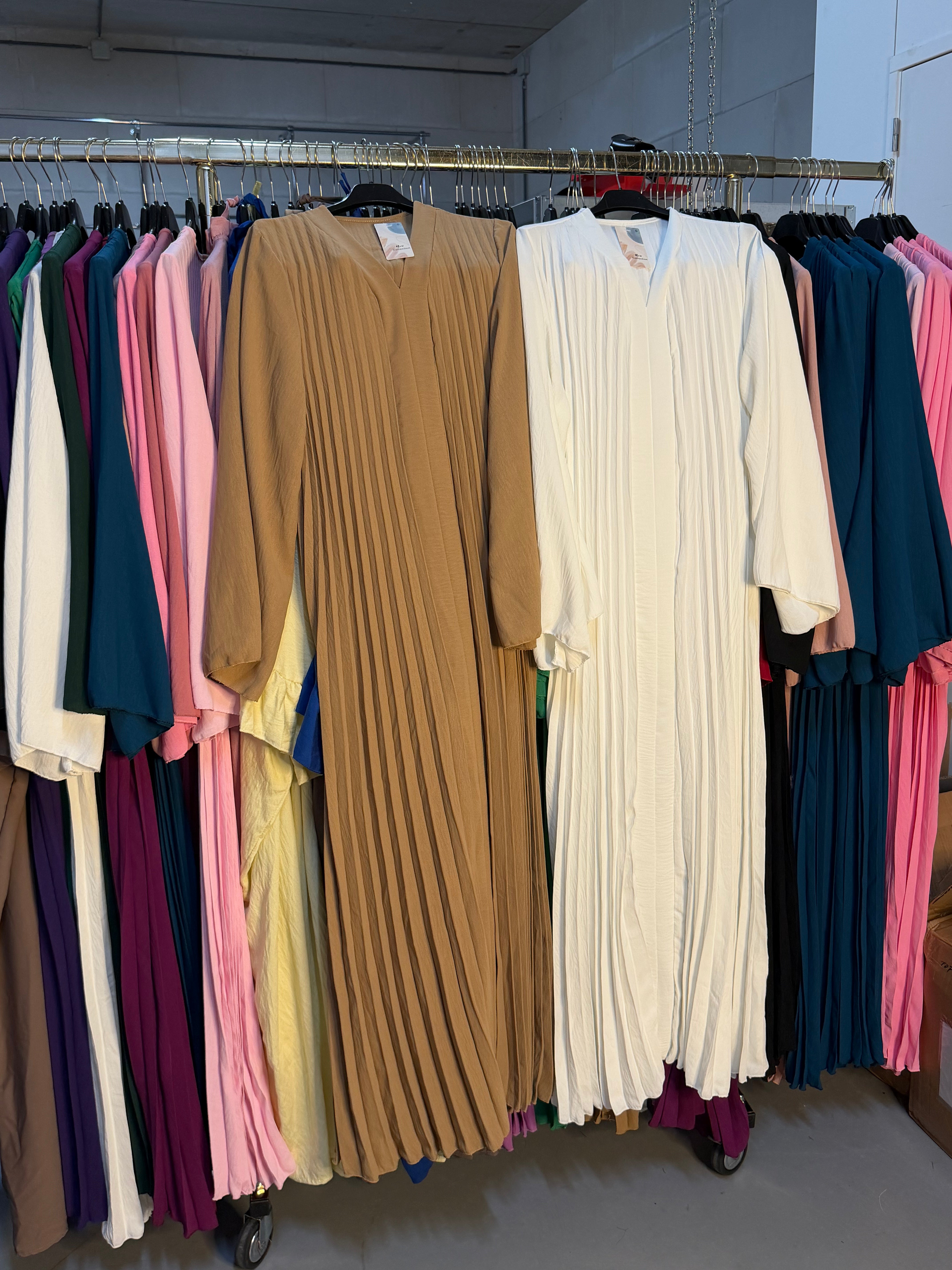 Anisohx beige en oud roze en wit en bruin flora jurken