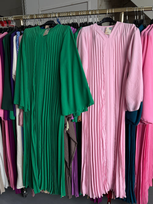 Nova licht groene en licht roze jurken
