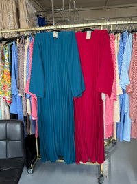 Karin blauw en rood flora jurken