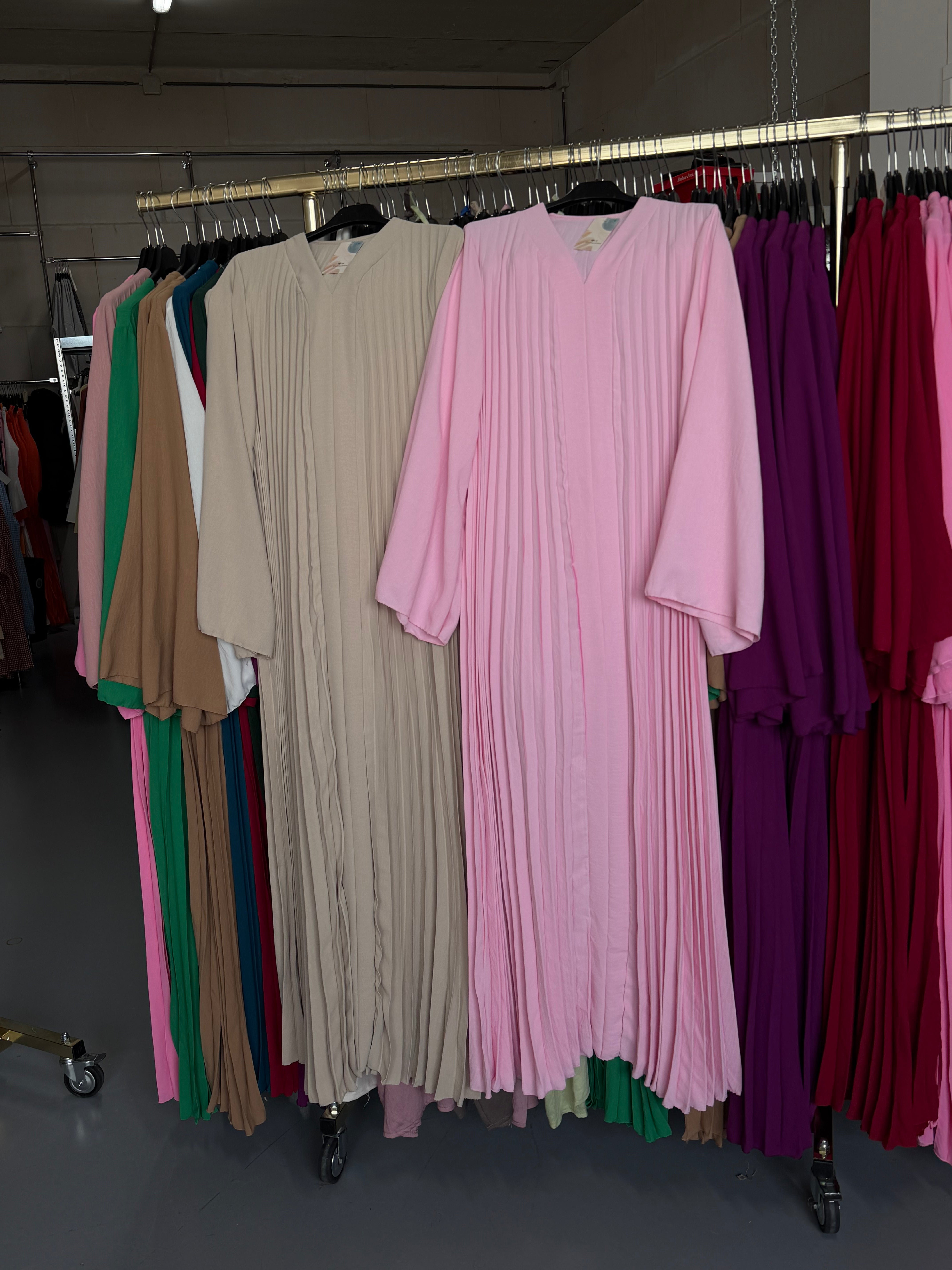 Amanaah gifts licht roze en beige flora jurken